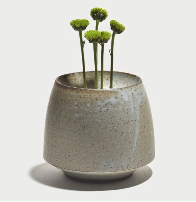 Recessed Vase Pebble