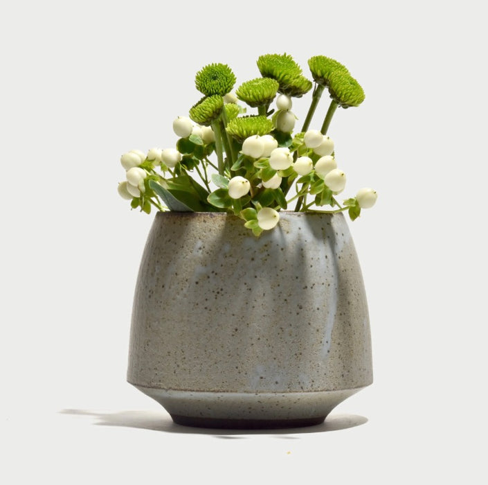 Recessed Vase Pebble