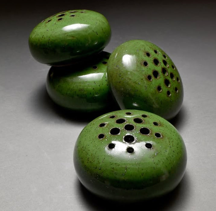 Frog Vase Artificial Turf